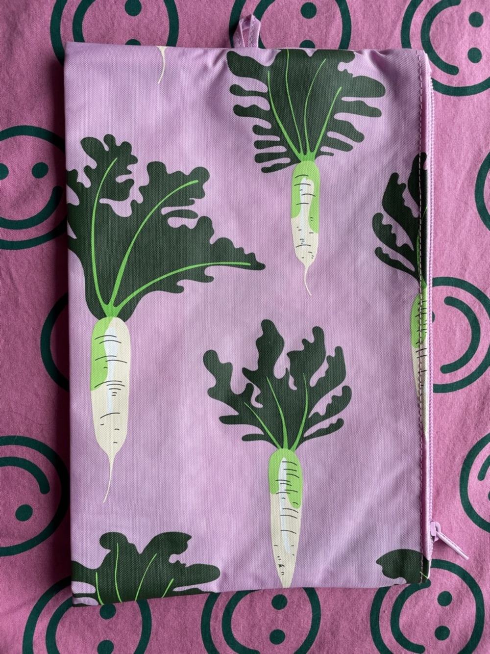 BAGGU daikon radish medium go pouch